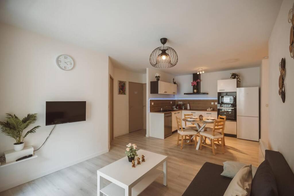 Le Cocon Manceau Apartamento Le Mans Exterior foto